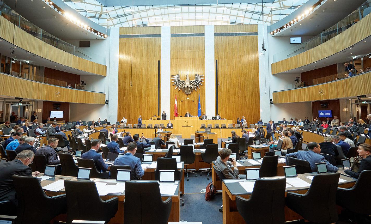 268. Sitzung des Nationalrates in der XXVII. Gesetzgebungsperiode - Fragestunde an den Landwirtschaftsminister / Parlamentsdirektion/Thomas Topf, Thomas Topf Nationalratspräsident Wolfgang Sobotka (ÖVP) am Präsidium